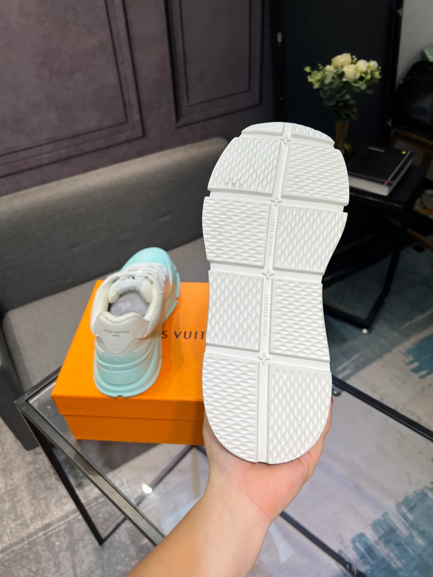 Men's shoes 💰760 LV | Louis Vuitton 2025𝐬𝐬 Spring and summer new styles, couples' models, men's models come out first. The counter focuses on the latest casual shoes. Hard goods are new🆕 ❥Purchase level! Full of high-end feel! A popular model among bloggers at home and abroad, it’s retro and fashionable and looks amazing on your feet! Wear a lot of happiness! Mainly recommended model on the official website★ ▪️Upper: Original custom-made imported calfskin fabric ▪️Inner lining: breathable gauze imported from Italy ▪️Outsole: rubber foam ➕tpu high-end outsole ▪️Shoe size: 36-44 (customized for 45 and 46)